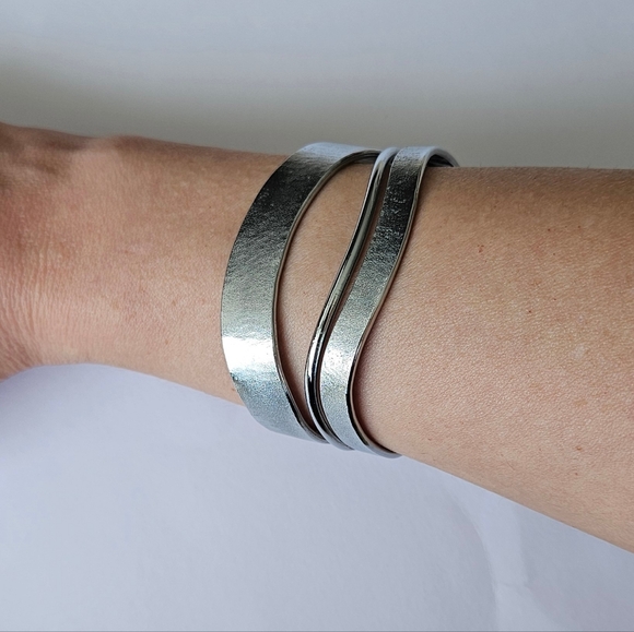 Cuff - Picture 5 of 6